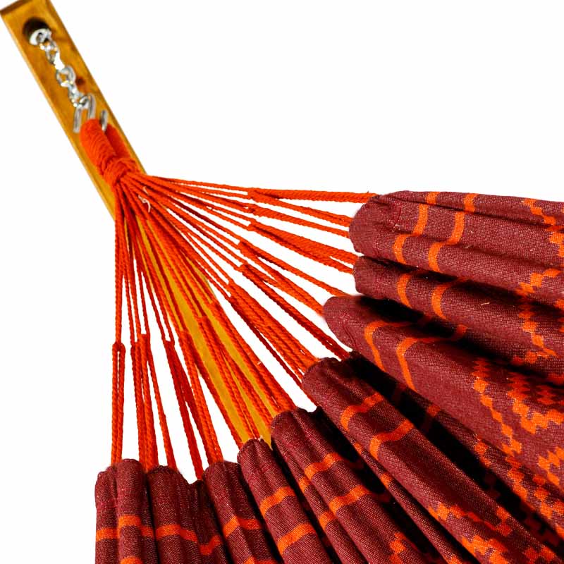 hangmat_tones_of_redbush_detail_touwen hangmat_tones_of_redbush_detail_touwen